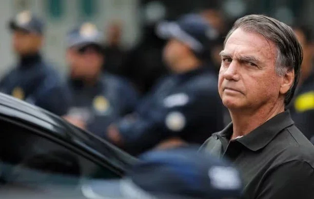 Fostului preşedinte brazilian i se ordonă să înceapă executarea unei pedepse cu închisoarea de 27 de ani.