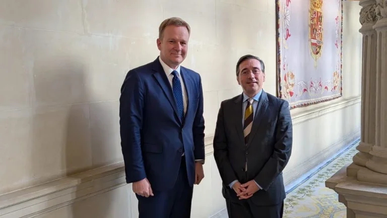 Sorensen se întâlneşte cu ministrul Spaniei, vorbeşte despre Kosovo- Serbia