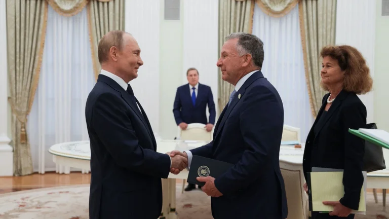 Trump anunţă întâlnirea cu Witkoff Putin săptămâna viitoare la Moscova