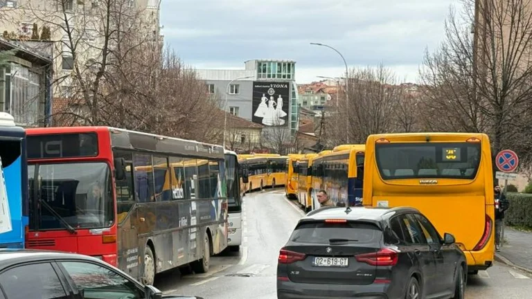 Protestele în transportul public continuă, nici autobuzele urbane din Pristina de astăzi