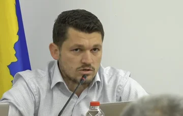 CEC의 PDK는 투표자가 diaspora에게 육체적으로 보내질 것을 요구합니다