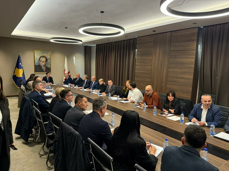 שלוש שעות בפנים: ישיבת ראש LDK ממשיכה להציב מועמד לראש הממשלה
