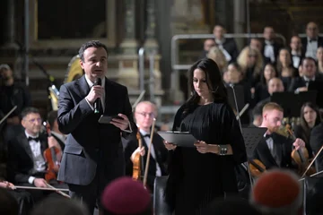 Присъствие във Ватикана “повреден” доклади с Holy See
