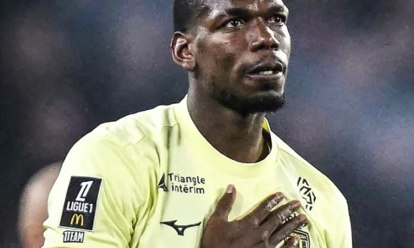 פובה עם דמעות בעיניים חוזרת לשדות הירוקים לאחר יותר מ-800 ימים