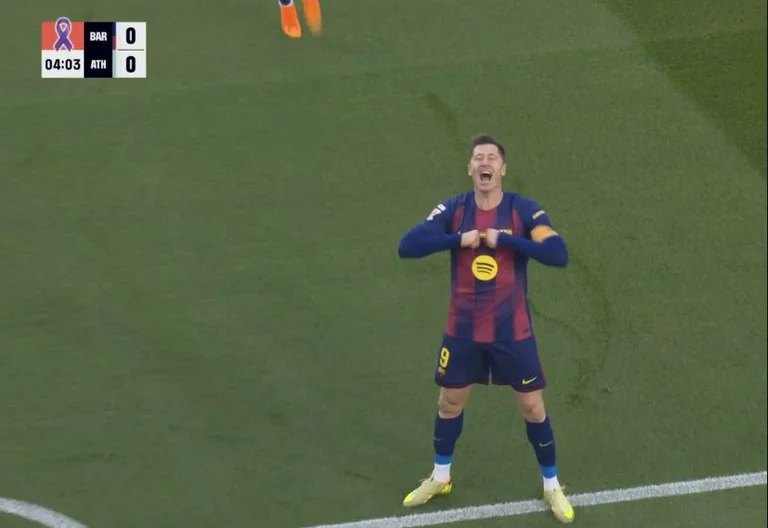 זה משחק של ארבע דקות, Leandowski's מופיע על החזרה לקומפ נואו