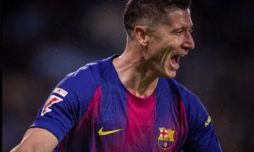 Lewandowskiは、バルセロナをキャンプノウに回復するという目標を祝います:それは非常に特別な日です。