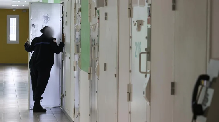 אסיר אלבבני בצרפת נידון ל-30 שנות מאסר על רצח בעלה