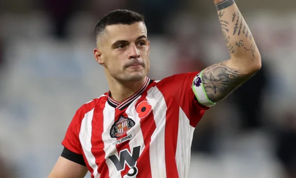 גרניט Jaka ו Sunderland סבלו מתבוסה שלישית ב Premierligle