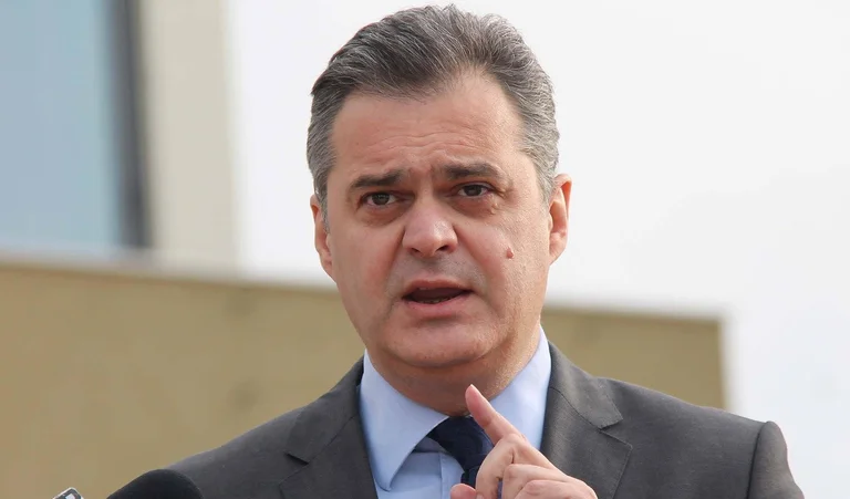 Blushi: Kurti kishte Qeverinë donte edhe Presidentin, i humbi të dyja