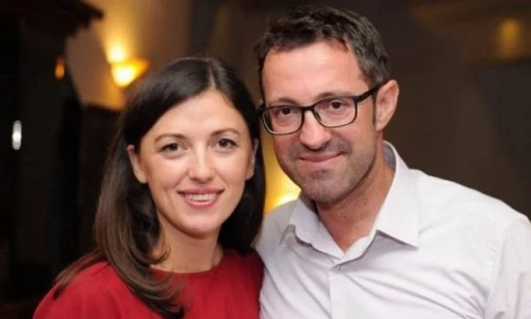 גבר ואישה “הם בכתובת”, התמודדות עם לוחמי KLA לשעבר סרביה ושותף משותף לאדם ג'אסהר