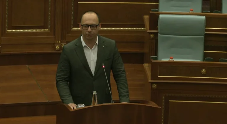 מספר אויבים: לא הבאת שום דבר טוב עבור סרבים או אלבנים