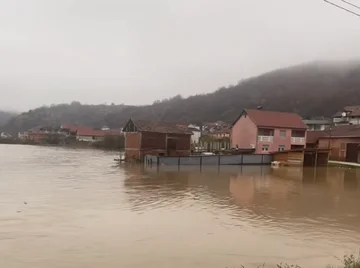 Conchul Village, 도로에 의해 끓인
