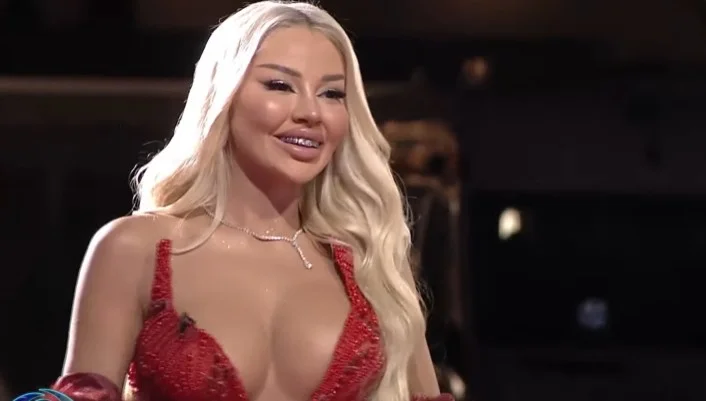 תופתעו: זה מה שאנה נראתה לפני התהילה.