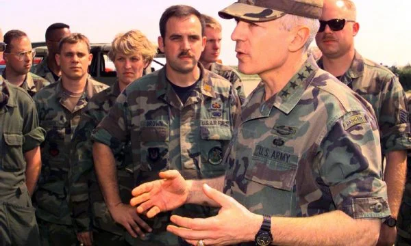 קלארק ביקש מכעסו של מפקד KFOR עם Thaci