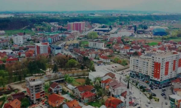 Suharekë: Mosmarrëveshje për pronë, djali i shkon babait në shtëpi dhe gjuan me armë