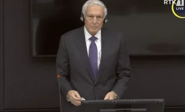 Wesley Clark začenja pričevanje za obrambo vojne KLA
