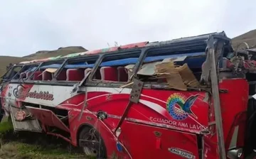 Nesreča na avtobusu, 12 ljudi umre.