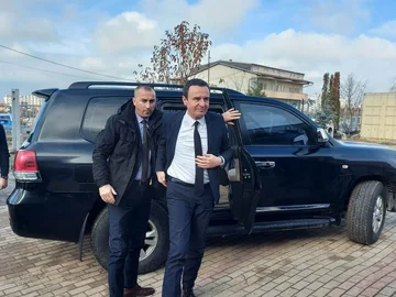 Vlada naj bi porabila približno 2,5 milijona evrov za nakup novih uradnih avtomobilov