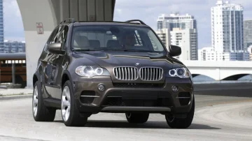 The door hurt the owner's hand, BMW is commanded to pay $1.9m in compensation