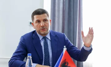 Krasniqi: Das ist Kosovo unserer Träume. Danke.