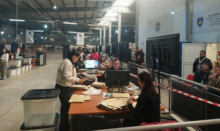 יותר מ-3,000 חבילות הצבעה בחו"ל נדחו על ידי CEC על היעדר תיעוד