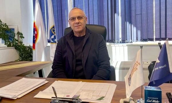 אגים Ademi מברך את אלבניה, מקווה קוסובו יעשה את אותו הדבר ב Ljubljana