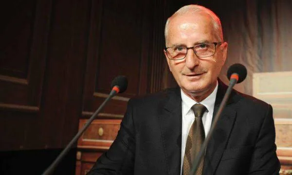 שטרי לקורט: כאשר אתה יודע שנפלת על הדלת הזאת, הנחת את הראש למטה.