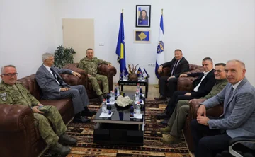 Kosovski policijski direktor se sestane s poveljnikom KFOR generalom Ozkanom Ulutasom