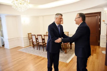 Tacijev sin čestita Bedri Hamzi, ker je kandidirala na čelu PDK.