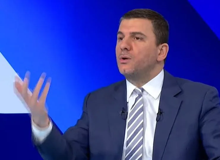 ההתפטרות של יו"ר PDK K Krasnichi מראה אם יש שאיפה לנשיא?