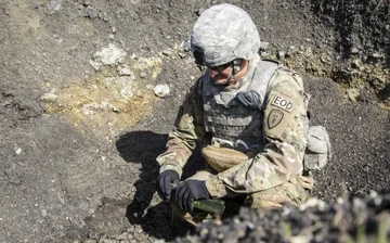 V Podujevu je ročna granata, posreduje KFOR in KSF dva aretirana.