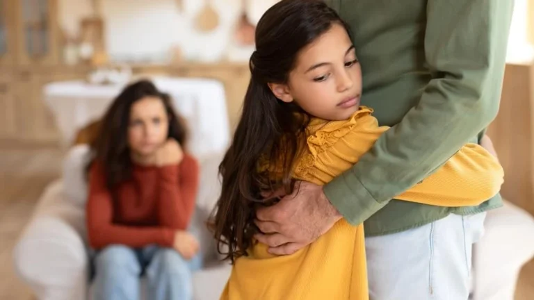 שם הסרטון: Edith's Complex by Froyd: Why Children Feel Jealousy at the Parent of the Same Union
