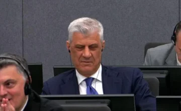V NLA-ju je vojna kot Peloponezova. Thaci se Hillu komaj smeji.