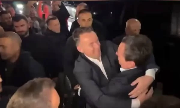 חשדות למניפולציה במירוביקה מגיבים מ- Vetevendosje