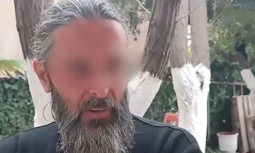 Grčija Šoki: Model, ki je postal duhovnik, ujet z zdravili, za katere so trdili, da zdravijo raka.