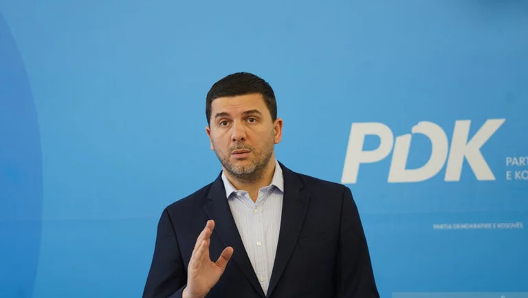 Memli Krasnichi: PDK אישר כמפלגתו הצביעה ביותר של קוסובו, אריאן טאירי היה רק מול המצלמה כולה