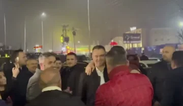 Peci se pojavi med državljani po zmagi, se pričakuje z objemi in tupani