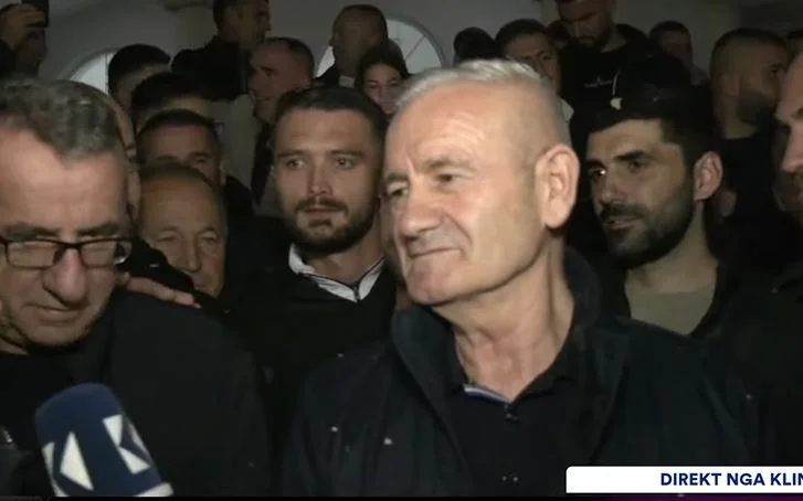 אלזאג' יוצא לחגוג בקליין, אקסק פולי הפך אותו למנצח