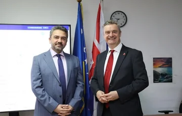Britanski veleposlanik obišče centralno volilno komisijo