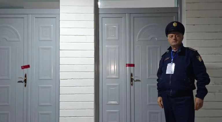 Helyi választások Albániában, rendőrség 473 választási tárgy