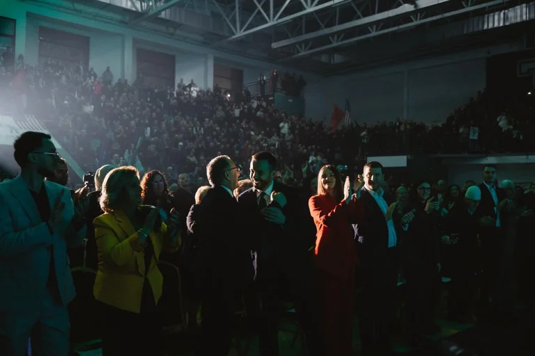 Krasniqi Mitrovica: Holnap a polgárok adják a bizalmat Aryan Tahiri