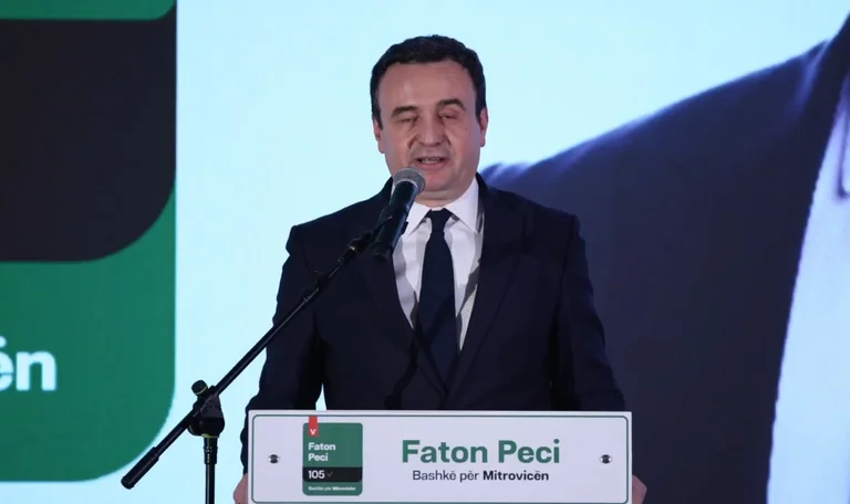 Kurti a Pec összejövetelen: Nézd meg, hogy szavaztak-e a nénikékre, nénikékre, nagybácsikra.