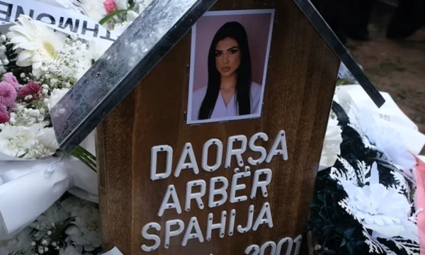 Burova diák, aki két napja halt meg Tetovóban, eltemetve a szülőföldjén.