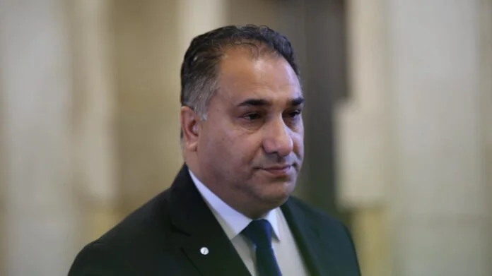 Kinoll after meeting with Kurt: On April 15th, we'll give our best to form government
