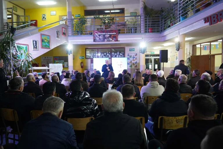 Totaj: A prizren-i elsöprő munkánkat bizalommal jutalmazzuk és szavazunk.