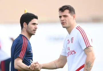 Jaka erzählt ihre erste Begegnung mit Artemis und wie sie sie überzeugte, im Arsenal zu bleiben