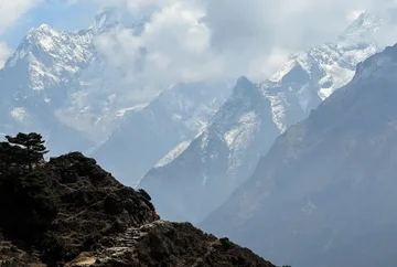 Sedem italijanskih plezalcev je razglašenih za izumrle v Himalaji, po smrtonosnih plazovih v Nepalu