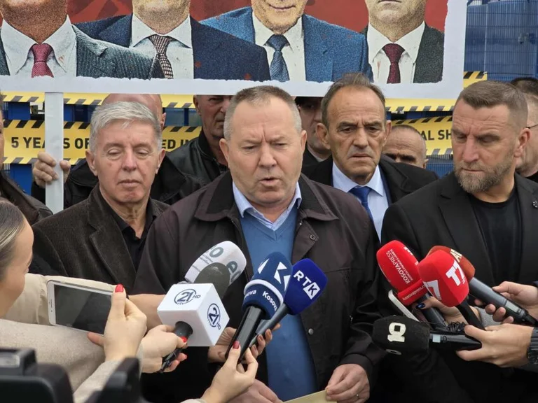 Nem hiszek Kurtiban, ő maga mondta a volt KLA vezetőinek, hogy menjenek Hágába.