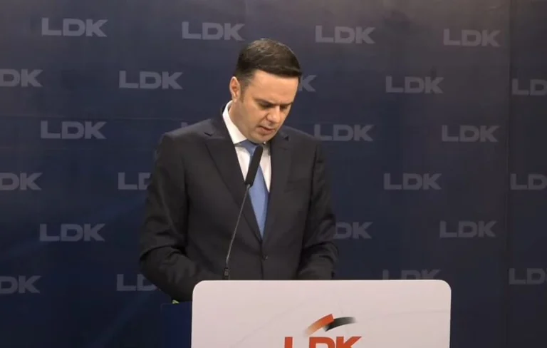 Hard-on-the-VVV: A párt Általános Tanácsa nem dönthet Koszovóról