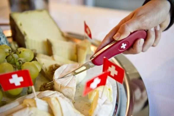 Svájc és Ausztria ütközik a sajt nevével “Emmentaler”